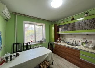 Продается четырехкомнатная квартира, 115 м2, Элиста, 10-й микрорайон, 6, 10-й микрорайон