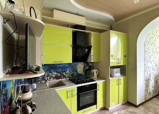 Продаю 2-ком. квартиру, 54.2 м2, Феодосия, улица Гарнаева, 63И