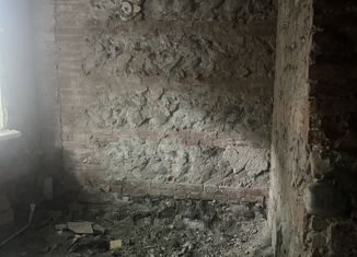 Продаю трехкомнатную квартиру, 50 м2, Владикавказ, улица Ленина, 41