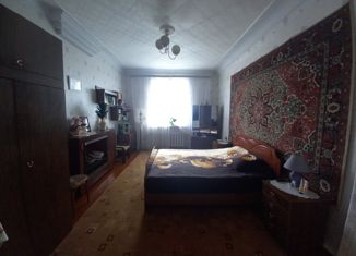Продаю 3-комнатную квартиру, 87 м2, Волчанск, улица Карпинского, 25