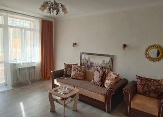 Продажа 2-ком. квартиры, 65 м2, Ставропольский край, улица Ленина, 256