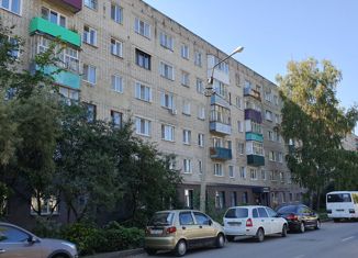 Продам 2-ком. квартиру, 47.1 м2, Пенза, улица Герцена, 12