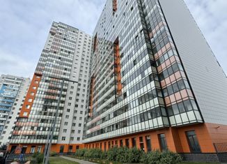 Продаю 2-ком. квартиру, 60 м2, Санкт-Петербург, Парашютная улица, 36к1