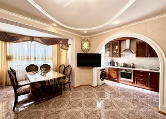 Продажа 3-ком. квартиры, 123.4 м2, Ставрополь, улица Розы Люксембург, 29, микрорайон № 2