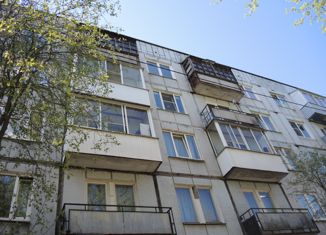 Продам двухкомнатную квартиру, 46.6 м2, Ленинградская область, Сосновая улица, 3