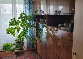 Сдача в аренду четырехкомнатной квартиры, 78 м2, Братск, улица Крупской, 52