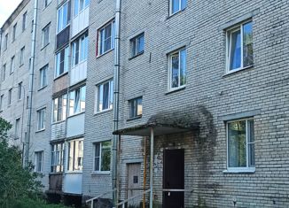 Продается 1-ком. квартира, 32 м2, поселок Красносельское, Советская улица, 3