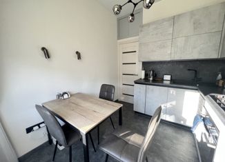 Продам 2-ком. квартиру, 56.3 м2, Санкт-Петербург, улица Фрунзе, 24, улица Фрунзе