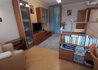 Продам 2-ком. квартиру, 57.5 м2, Москва, улица Раменки, 16, улица Раменки