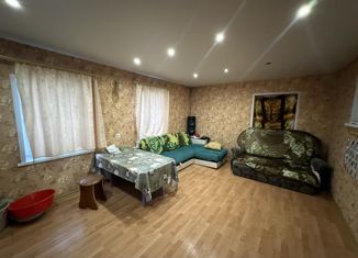 Продам 2-ком. квартиру, 43.4 м2, посёлок Перьево, Молодёжная улица