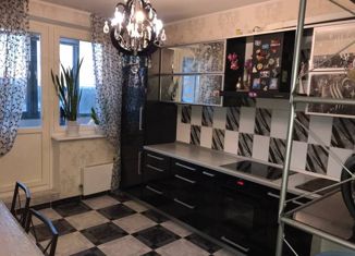 Продаю 3-комнатную квартиру, 100 м2, Москва, улица Маршала Савицкого, 16, улица Маршала Савицкого