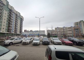 Продается двухкомнатная квартира, 60 м2, Красноярск, улица Чернышевского, 77