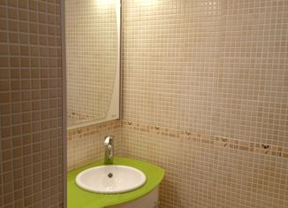 Продам 3-ком. квартиру, 100 м2, Волгодонск, улица Черникова, 30