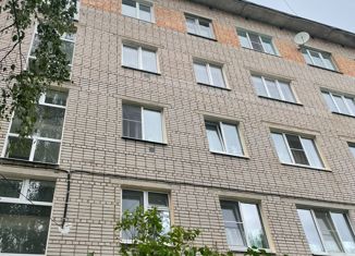 Продам 3-комнатную квартиру, 56.6 м2, посёлок Краснофарфорный, Октябрьская улица, 7А