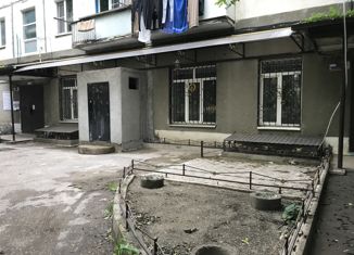 Продам 2-ком. квартиру, 55.4 м2, Ессентуки, Озёрная улица, 6