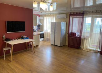 Продаю 2-комнатную квартиру, 43 м2, Владивосток, улица Калинина, 49