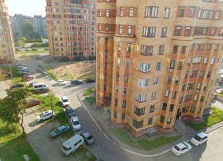 Продам трехкомнатную квартиру, 72 м2, Чебоксары, улица Шумилова, 30