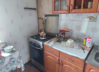 Продажа 3-ком. квартиры, 59.3 м2, Боровичи, набережная 60 лет Октября, 4