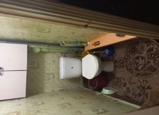 Продаю трехкомнатную квартиру, 58 м2, Нижний Новгород, улица Сазанова, 3, улица Сазанова