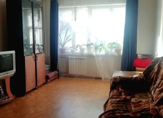 Продам 3-комнатную квартиру, 59.6 м2, Северск, улица Калинина, 45