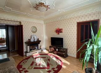 Продаю 4-ком. квартиру, 98 м2, Новотроицк, улица Мира, 3