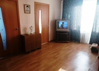 4-комнатная квартира на продажу, 61.3 м2, посёлок городского типа Новокручининский, Российская улица, 3