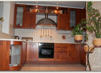 Сдам 4-комнатную квартиру, 98 м2, Москва, 38-й квартал Юго-Запада, к3, Обручевский район