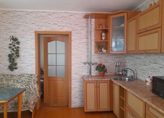 Продам 4-ком. квартиру, 85.1 м2, село Соляное, улица Труда, 36