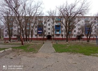 Продается трехкомнатная квартира, 57.5 м2, Элиста, 4-й микрорайон, 4-й микрорайон, 9