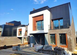 Продам таунхаус, 222.8 м2, Воронеж, Центральный район, улица Цюрупы, 10