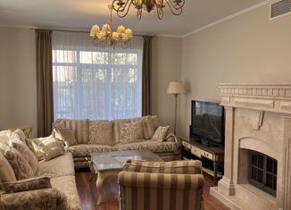 Сдам в аренду дом, 320 м2, деревня Пучково, СНТ Ватутинки, 235/1