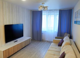 Продаю 3-ком. квартиру, 59 м2, Новосибирск, улица Ильича, 15, улица Ильича