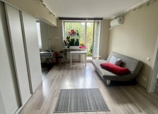 Продаю 2-ком. квартиру, 43.5 м2, Москва, улица Короленко, 1к6, улица Короленко