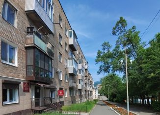 Продам 1-комнатную квартиру, 30.6 м2, Партизанск, аллея 50 лет Октября, 2