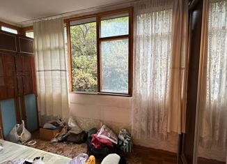 Продам 1-комнатную квартиру, 40 м2, Ялта, Сосновая улица, 34