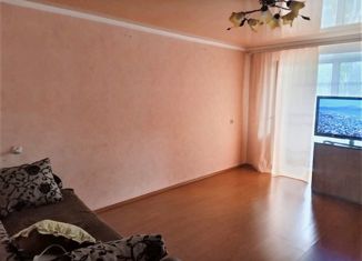 Продается 3-комнатная квартира, 60.4 м2, Красноуфимск, улица Горького, 11