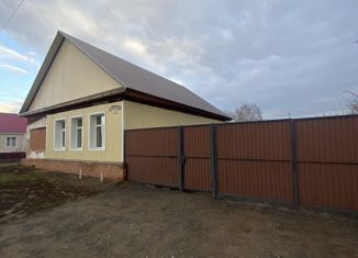 Продаю дом, 150 м2, Бугуруслан, улица Мичурина