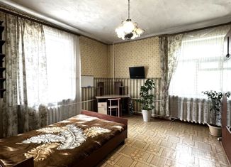 Продается трехкомнатная квартира, 77 м2, Хабаровск, улица Аксёнова, 40