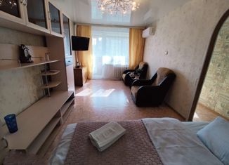 Продаю 2-ком. квартиру, 44.3 м2, Большой Камень, улица Аллея Труда, 20