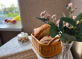 Продается 4-ком. квартира, 76.5 м2, село Русско-Высоцкое, село Русско-Высоцкое, 20