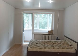 Продам 1-ком. квартиру, 30 м2, Чайковский, улица Декабристов, 1/2