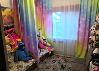 2-комнатная квартира на продажу, 52 м2, Кировск, Солнечная улица, 11