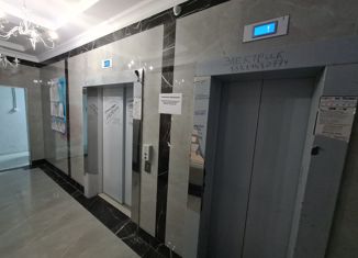 Продается 2-комнатная квартира, 42 м2, посёлок Российский, улица имени В.М. Комарова, 21