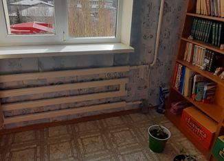 Продаю 4-ком. квартиру, 80.4 м2, Ставрополь, улица Бруснева, 12/3, микрорайон № 19
