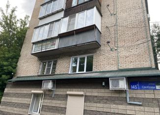 Продам 4-комнатную квартиру, 60 м2, Челябинск, улица Свободы, 145А, Советский район
