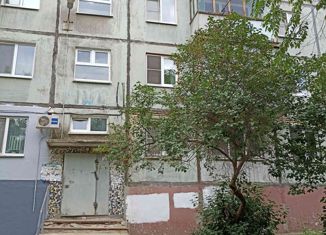 Продается двухкомнатная квартира, 44 м2, Новокуйбышевск, улица Островского, 17