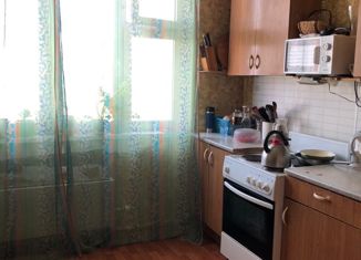 Продаю 3-комнатную квартиру, 82 м2, Москва, проспект Защитников Москвы, 15, проспект Защитников Москвы