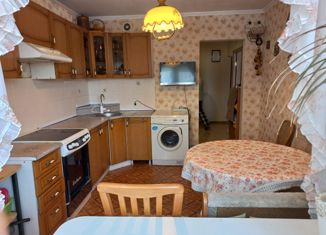 Продается 4-комнатная квартира, 91.9 м2, Артём, улица Лазо, 33