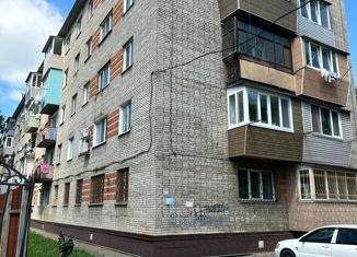 Продам четырехкомнатную квартиру, 61.4 м2, Уссурийск, улица Пушкина, 25