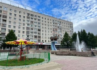 Продаю 4-ком. квартиру, 83 м2, Сыктывкар, Коммунистическая улица, 18, Центральный район